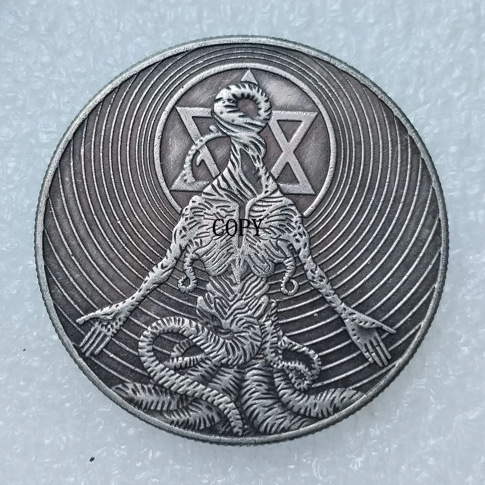 

Посеребренная копия монеты Morgan Dollar