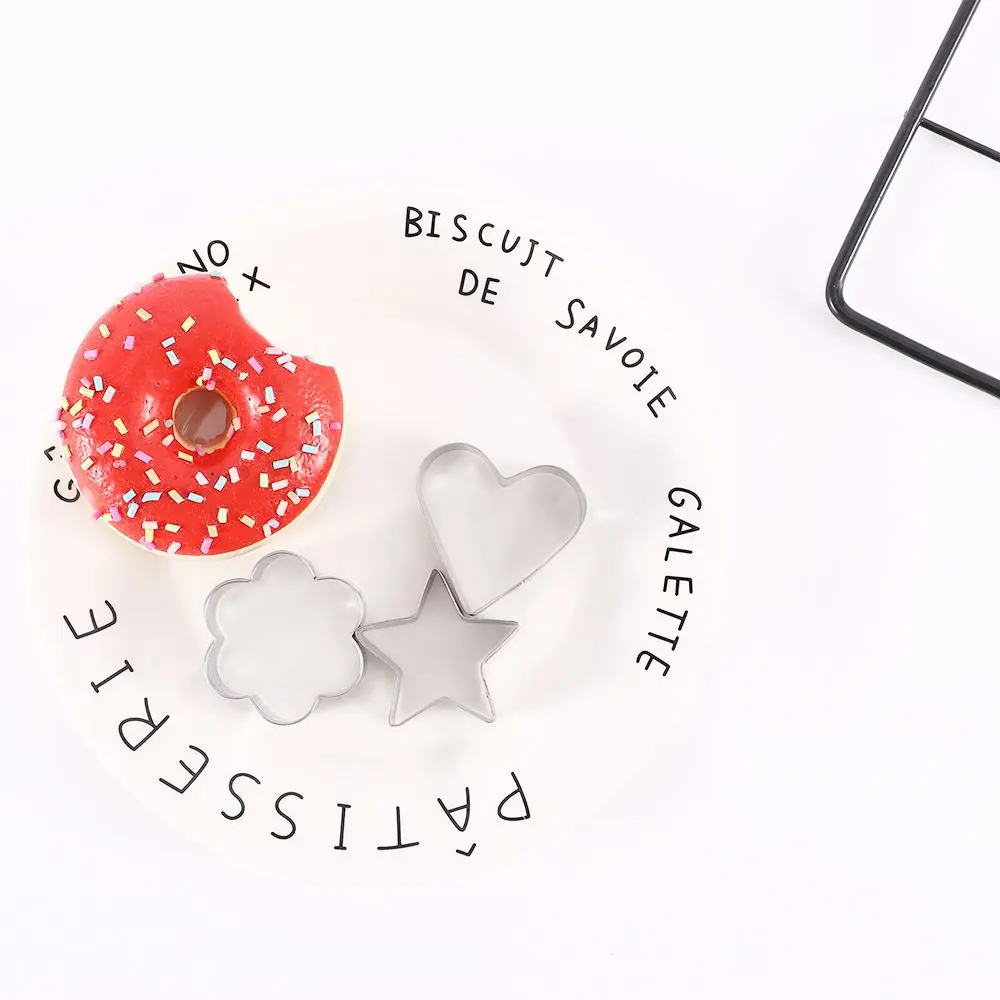 

DIY Lovely Ice Cream Shape Cookie Mould Stainless Steel Food Grade Biscuit Mold Stars Heart Fried Egg Kitchen Gadget