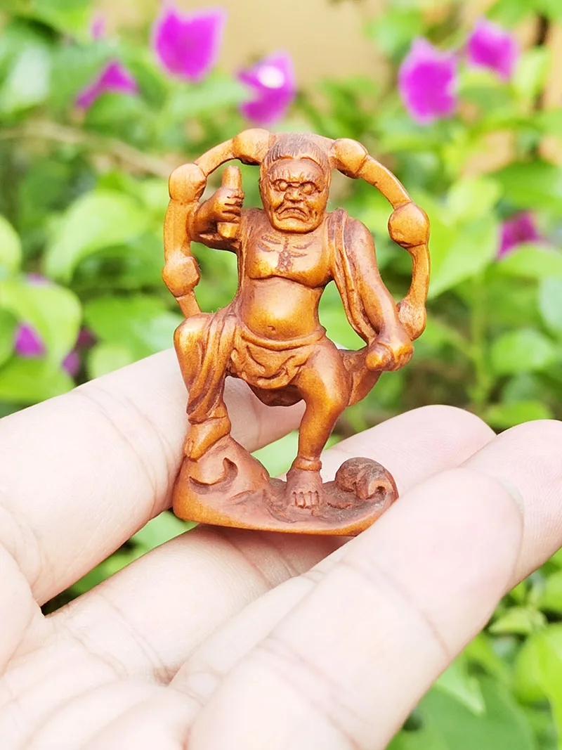 

Деревянная статуэтка Бог грома из самшита