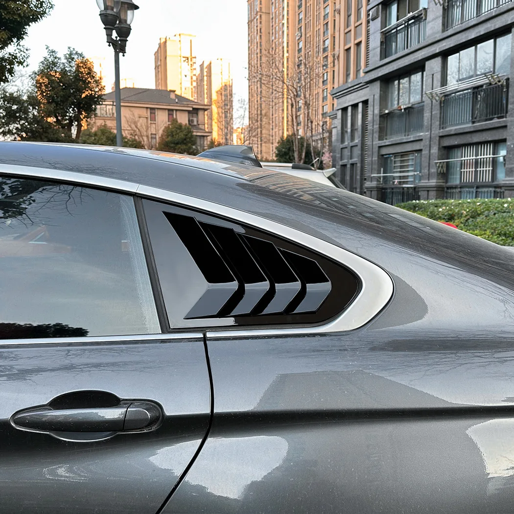 Dla BMW serii 4 F36 2014-2020 tylne trójkątne żaluzje tylnej szyby pokrywa tapicerka