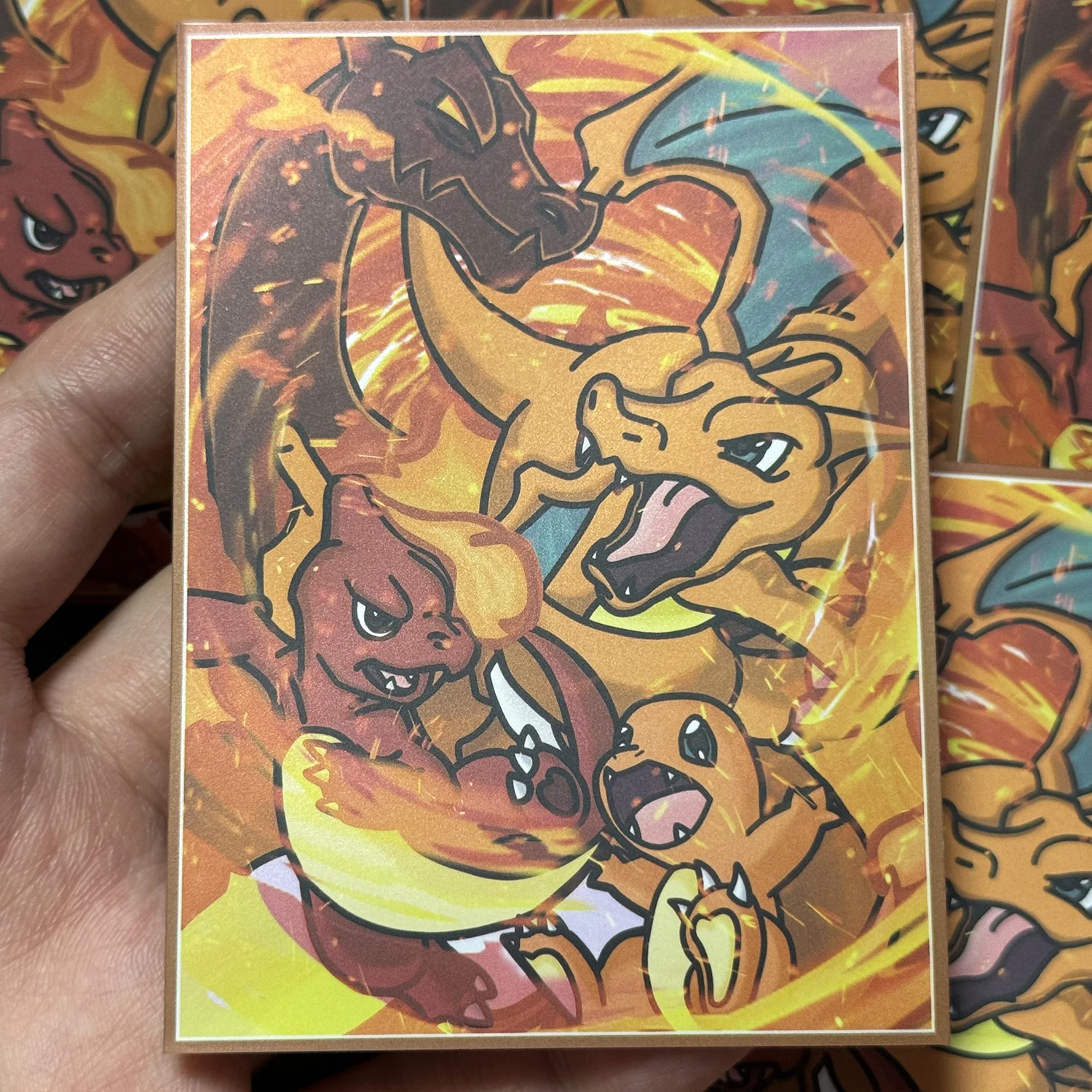 Фото 60 шт. защитных пакетов для карт PTCG (Charizard, Rayquaza, Dragapult, Eevee), блестящие протекторы для карт стандартного размера 66x91 мм №2
