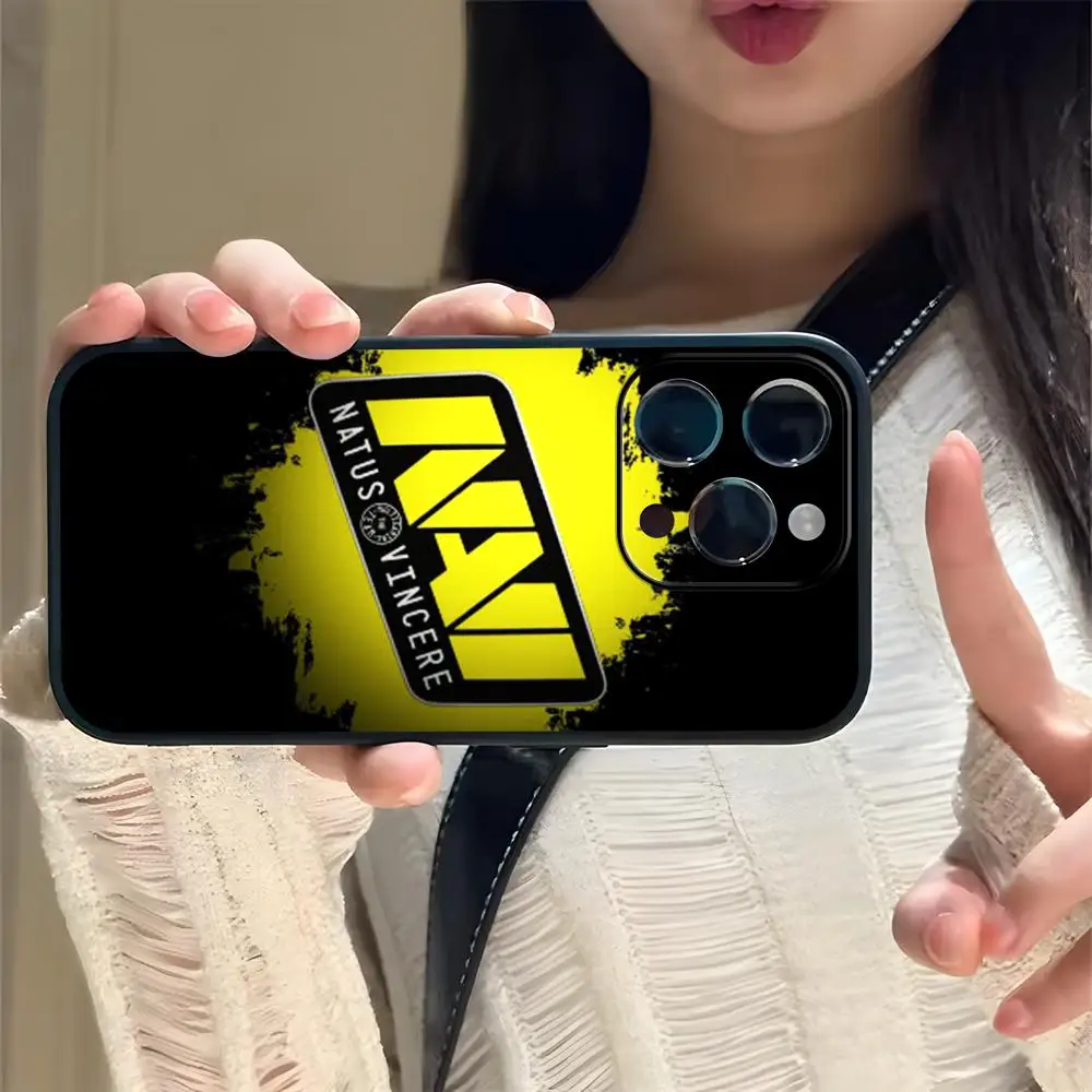 Фото Чехол для телефона CS Game N-NAVI team для iPhone 17 16 15 14 13 12 X XR XS 8 Plus Mini Pro Max, мягкий, черный, противоударный №1