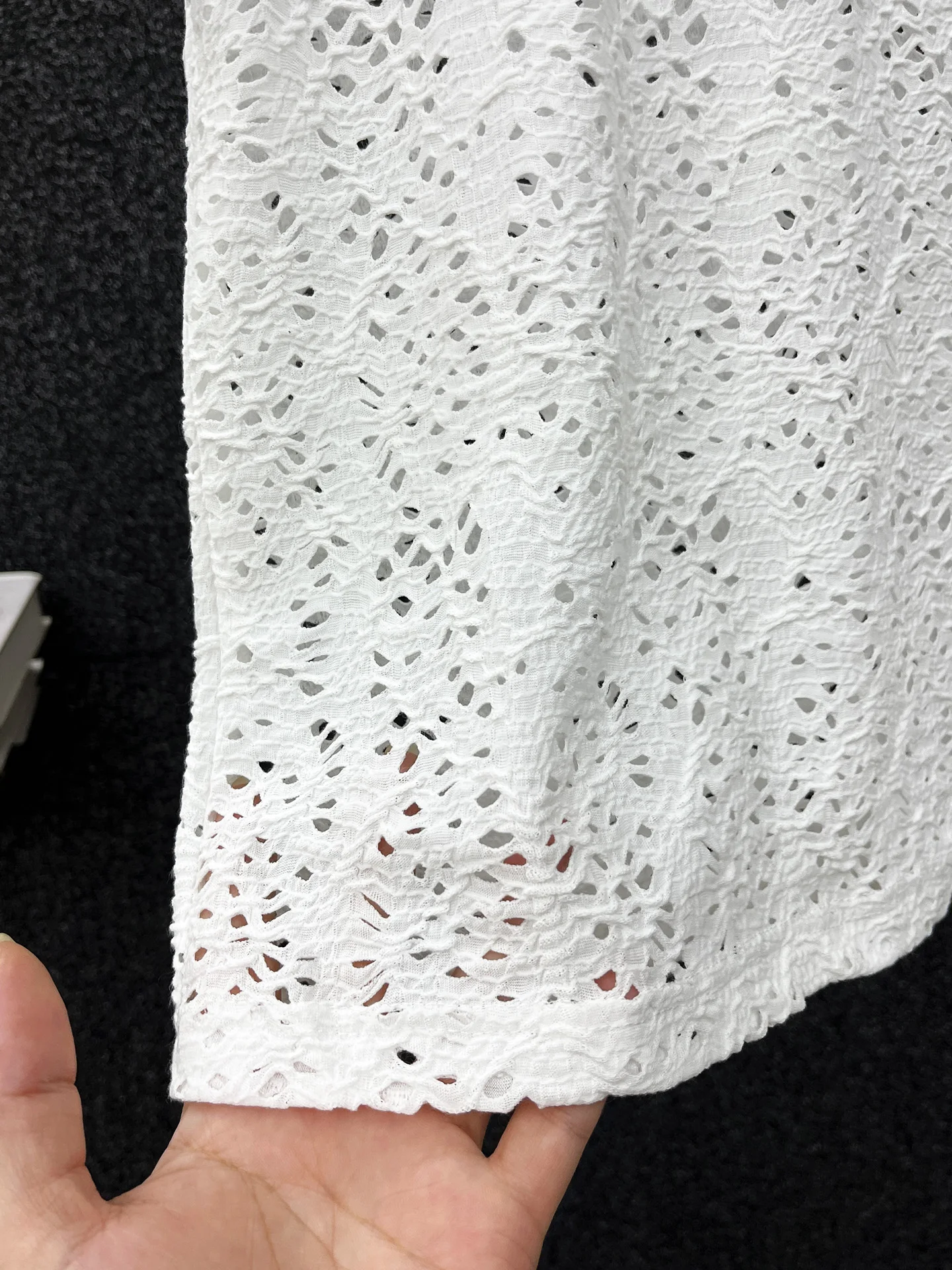 Фото Полая футболка с короткими рукавами Design Sense Hole, мужская дышащая летняя корейская версия, тонкий повседневный универсальный топ с половиной рукавов №2