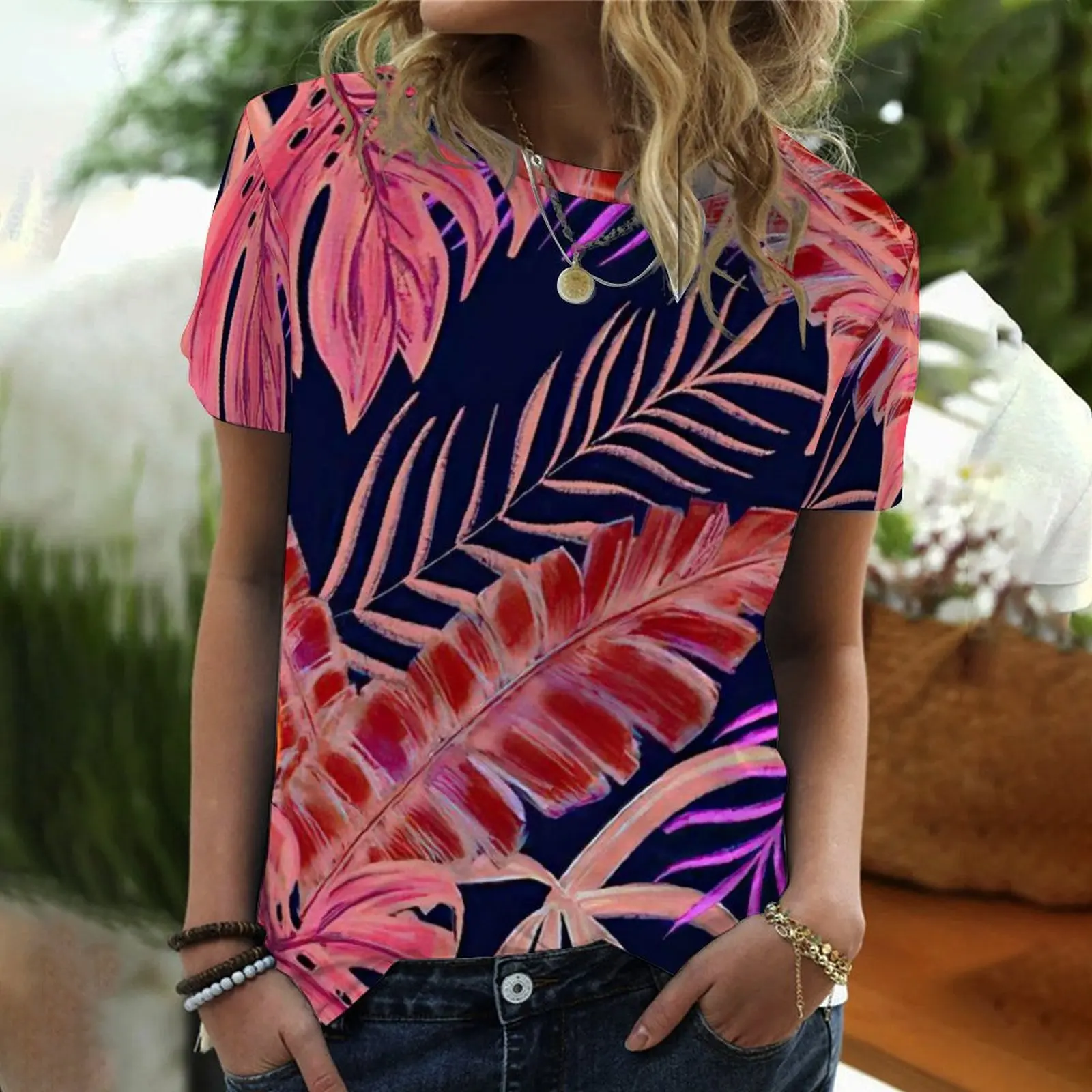 

2022 New Summer European and American feather print women's T-shirt round neck Summer Short Sleeve T-Shirt women's top