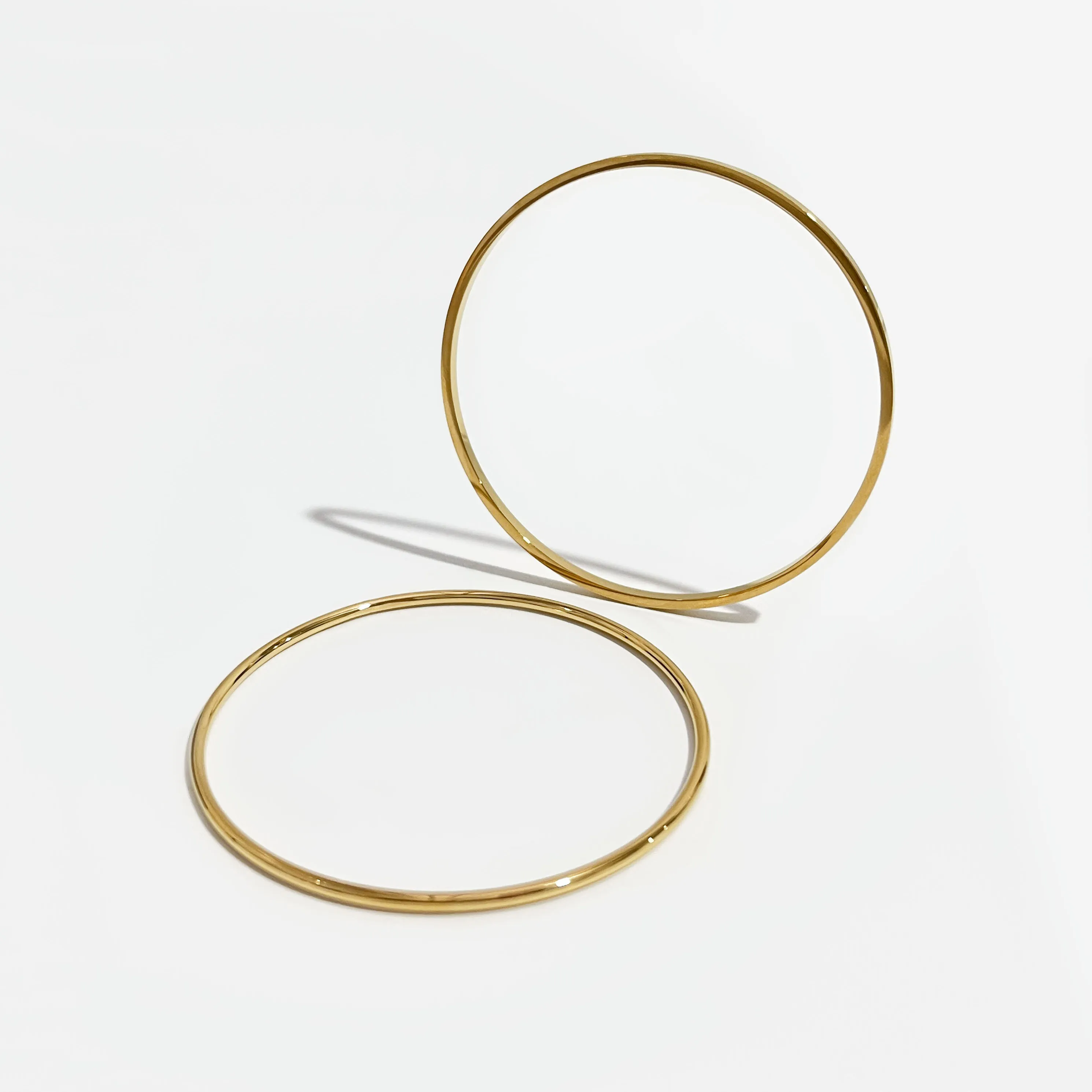 

Peri'sbox 2 Designs Round Square Edged Thin Bangles Titanium Steel Circle Bangle Gold Color Minimalist Bangles for Women 2019