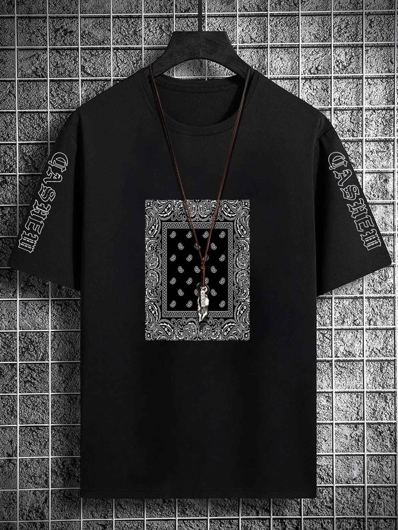 

Men Paisley & Letter Graphic Tee T-shirt