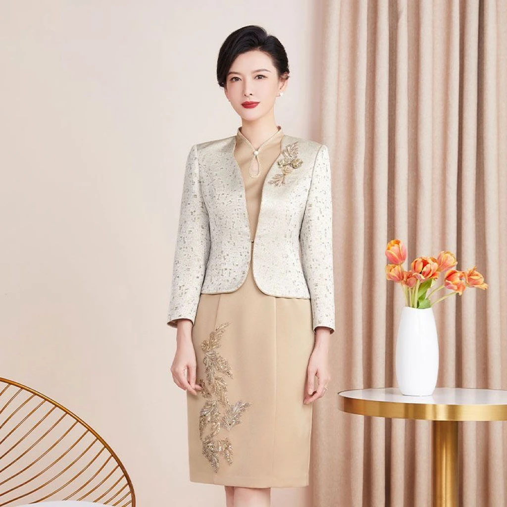 

Elegant Mother of The Bride Dress Two Pieces Knee Length Beading Cheongsam Zipper Long Sleeve Applique Evening Gowns With Jacket