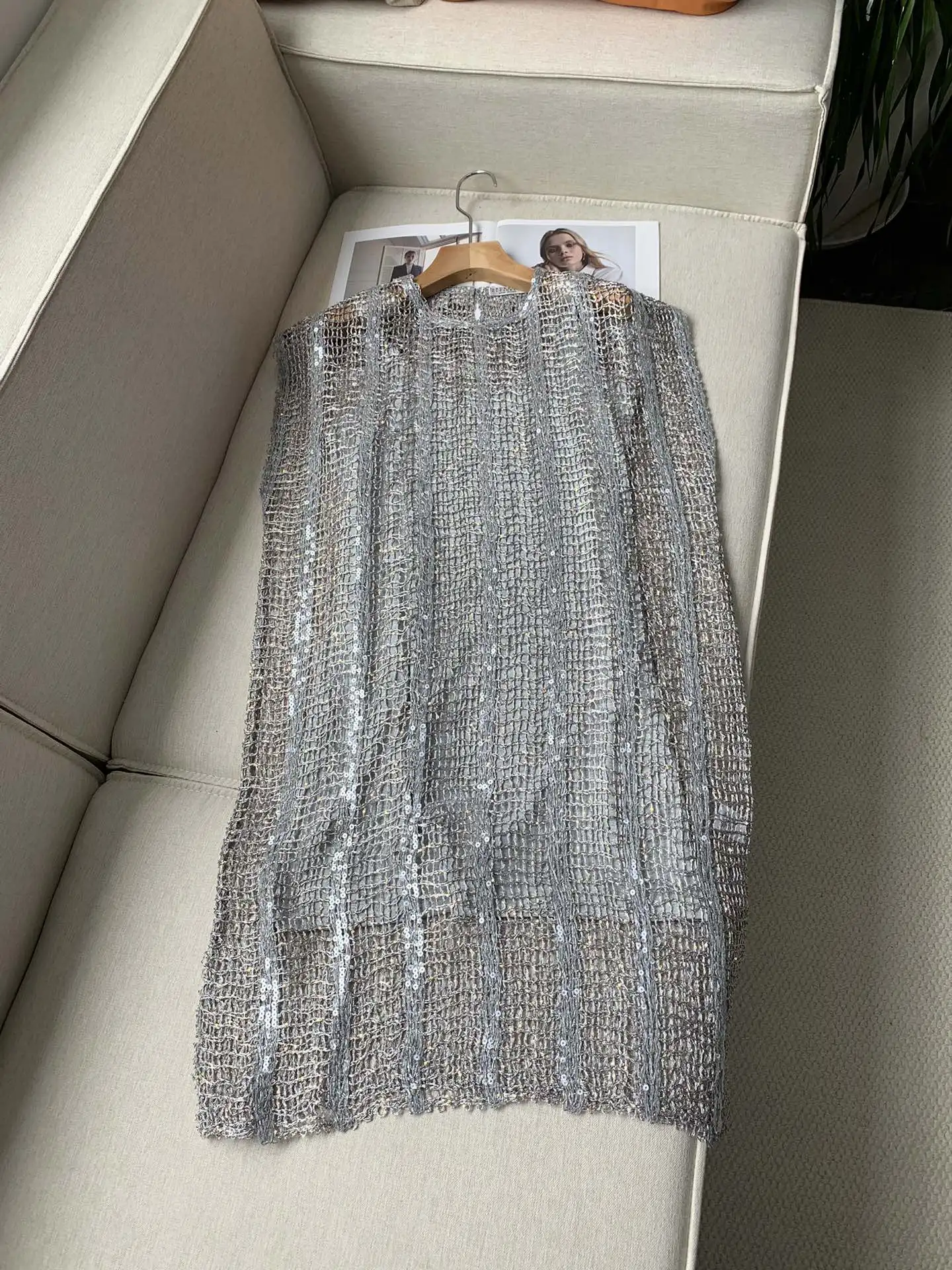 Женское платье из двух частей ажурное с блестками весна-осень 2024