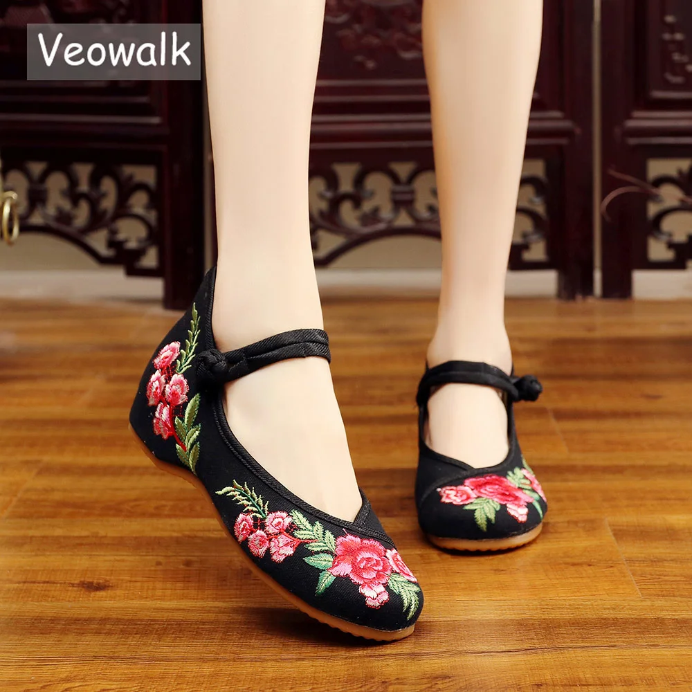 

Veowalk Handmade Women's Vintage Embroidered Canvas Ballet Flats Ladies Comfortable Chinese Ballerinas Vegan Embroidery Shoes