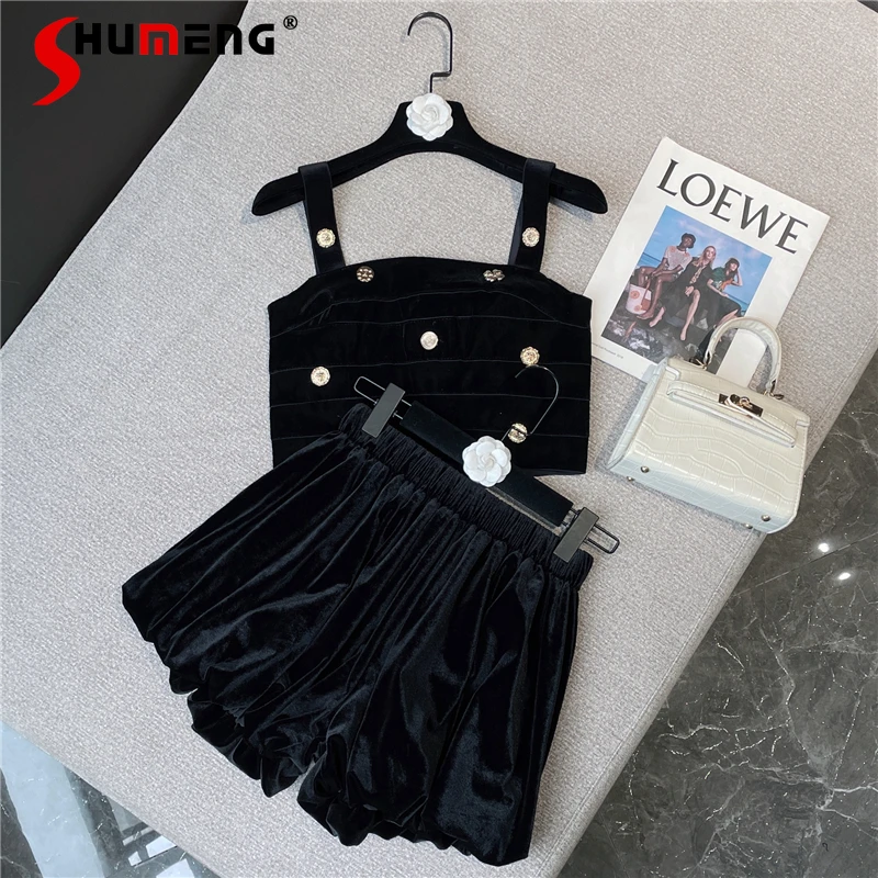 

Новинка сезона осень-зима 2022, французская мода, короткий топ с металлической пряжкой, женские плиссированные шорты А-силуэта с высокой тали...