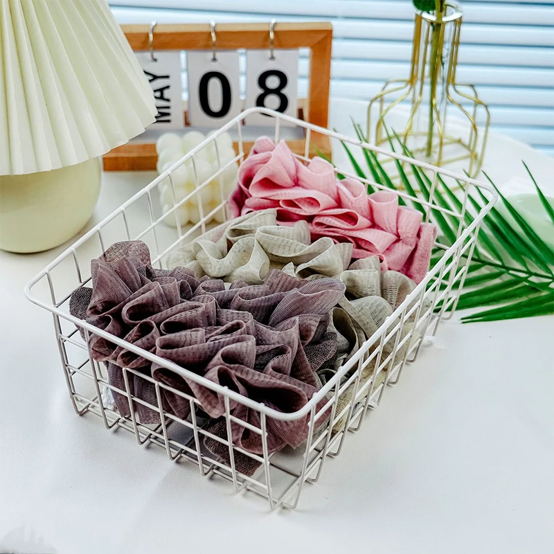 Купальное полотенце 2-в-1 в форме шарика с люфи для мыла и мягкой отшелушивающей