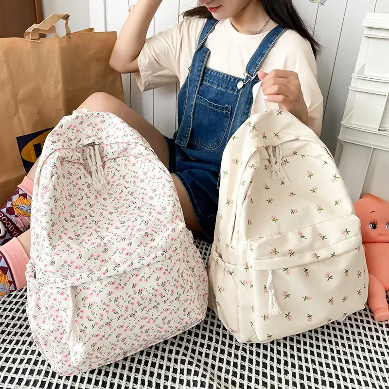 

Women Korean Student Large Rucksacks Fashion Waterproof Floral Nylon Teenager Bag School Bag Backpacks Travel Capacity for Gifts