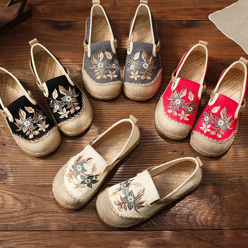 

2022 New Flower Embroidery Cloth Shoes Women Handmade Pvc Soft Bottom Chinese Ethnic Style Shallow Mouth Embroidered Shoes