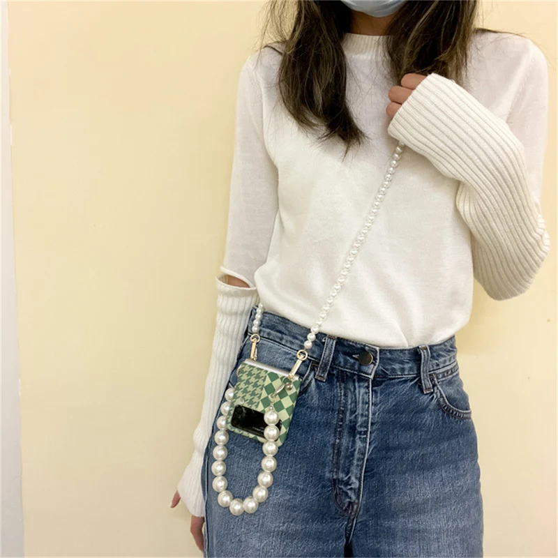 

Peal Bracelet Long Lanyard Cherry Phone case For Samsung Galaxy Z Flip 3 Hand Chain Cover