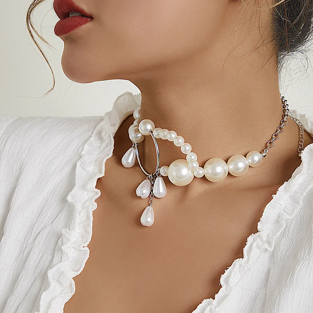 

Exaggerated Baroque Imitation Big Pearls Temperament Choker Necklace Jewelry for Women Retro Matal Clavicle Chain Collar Choker