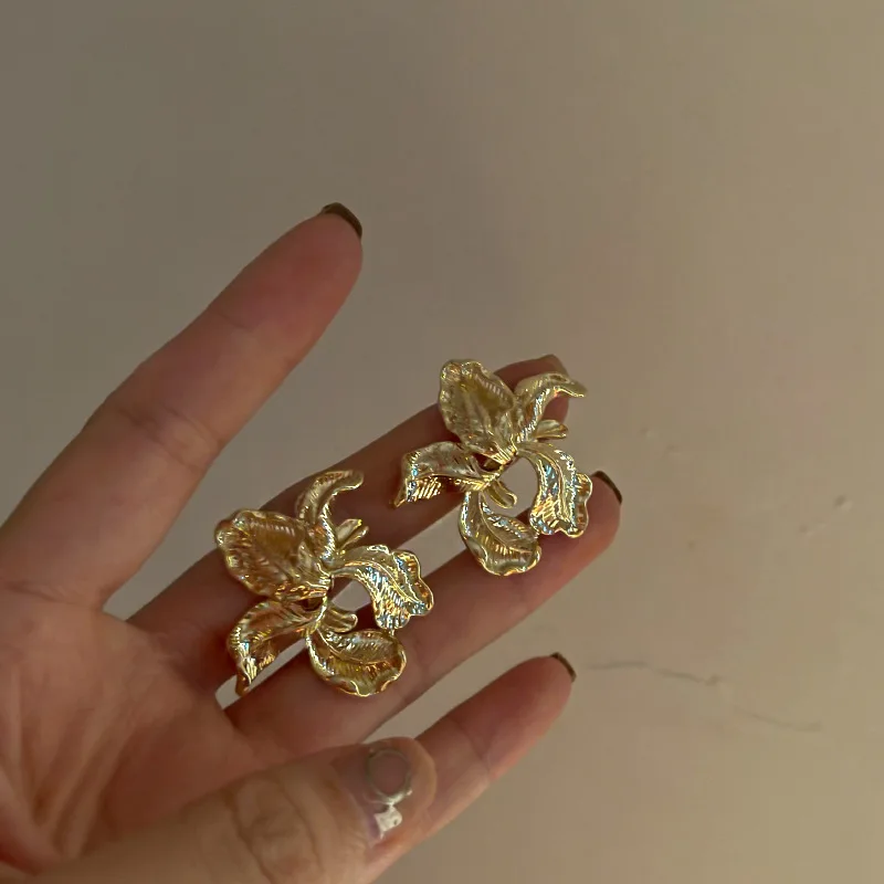 

Romantic Flower Earrings For Women Girls 2022 Trend French Gold Color Stud Earrings Wedding Band Couple Party Jewerly aretes
