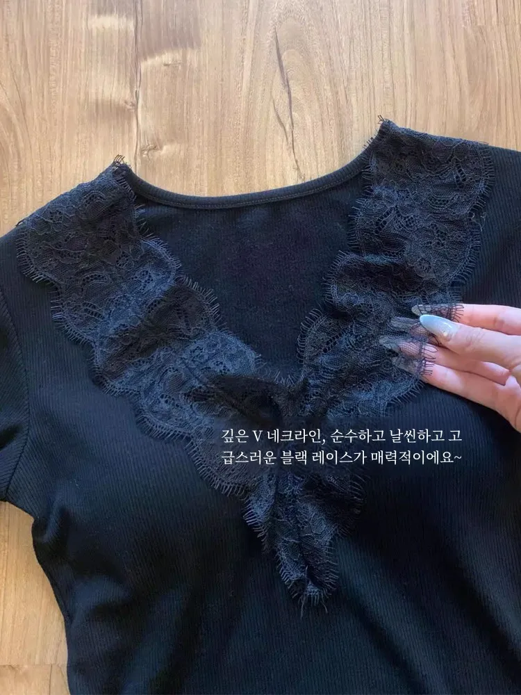 Black Atmosphere Lace Stitching V-neck Bottoming Shirt Women clothes Autumn and Winter Knit T-shirt Long sleeve Sweet Spi...
