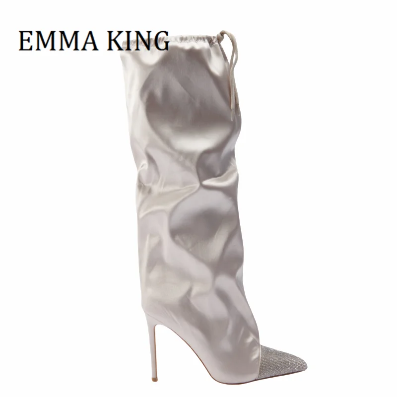 Женские атласные ботинки с напуском пикантные сапоги до колена острым носком и