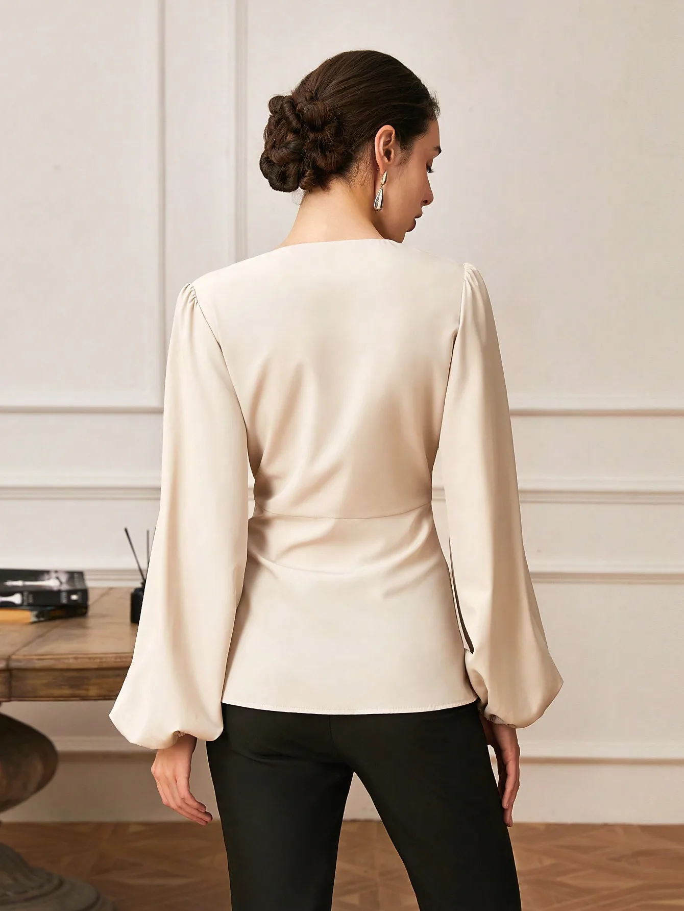 AEL осенне-зимняя женская модная повседневная элегантная блузка с v-образным