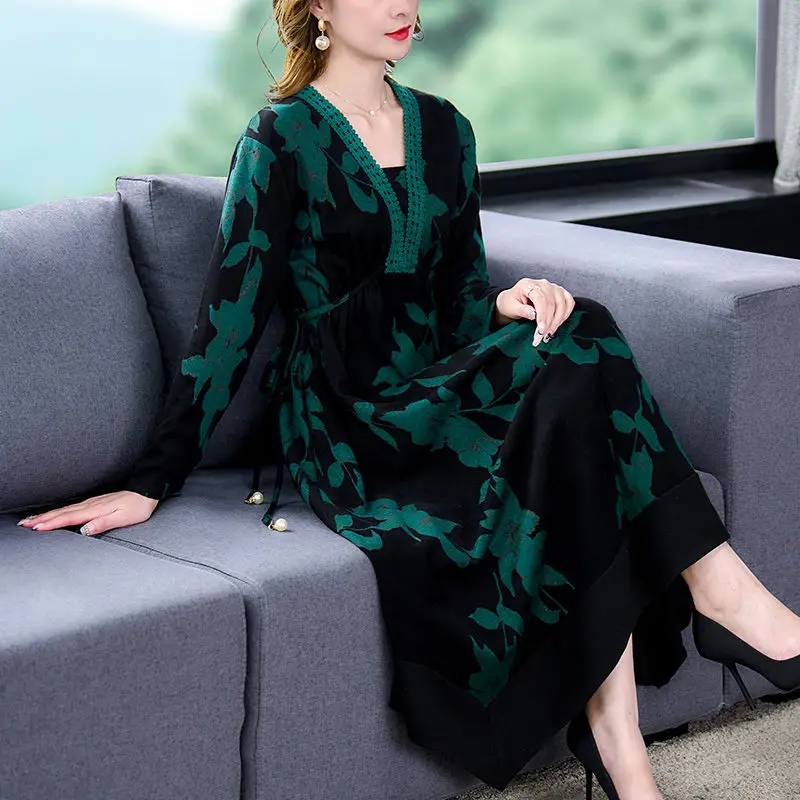 

Женское винтажное платье с принтом, свободное ТРАПЕЦИЕВИДНОЕ ПЛАТЬЕ большого размера с V-образным вырезом и длинным рукавом, модель T882 в Корейском стиле на осень-зиму 2022