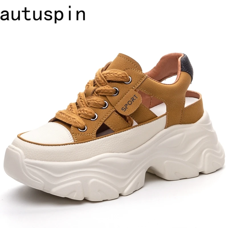 Женские сандалии из натуральной кожи с круглым носком на толстой подошве