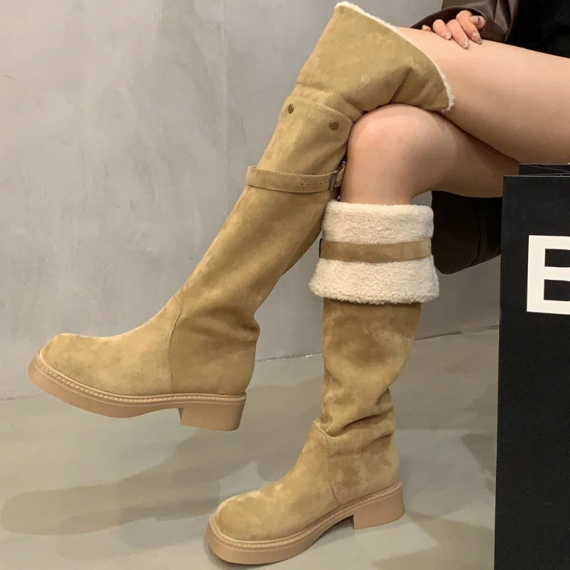 

Женские замшевые сапоги выше колена, зимние теплые удобные сапоги на среднем каблуке, с квадратным носком и плюшевой подкладкой, для прогулок, новинка 2024