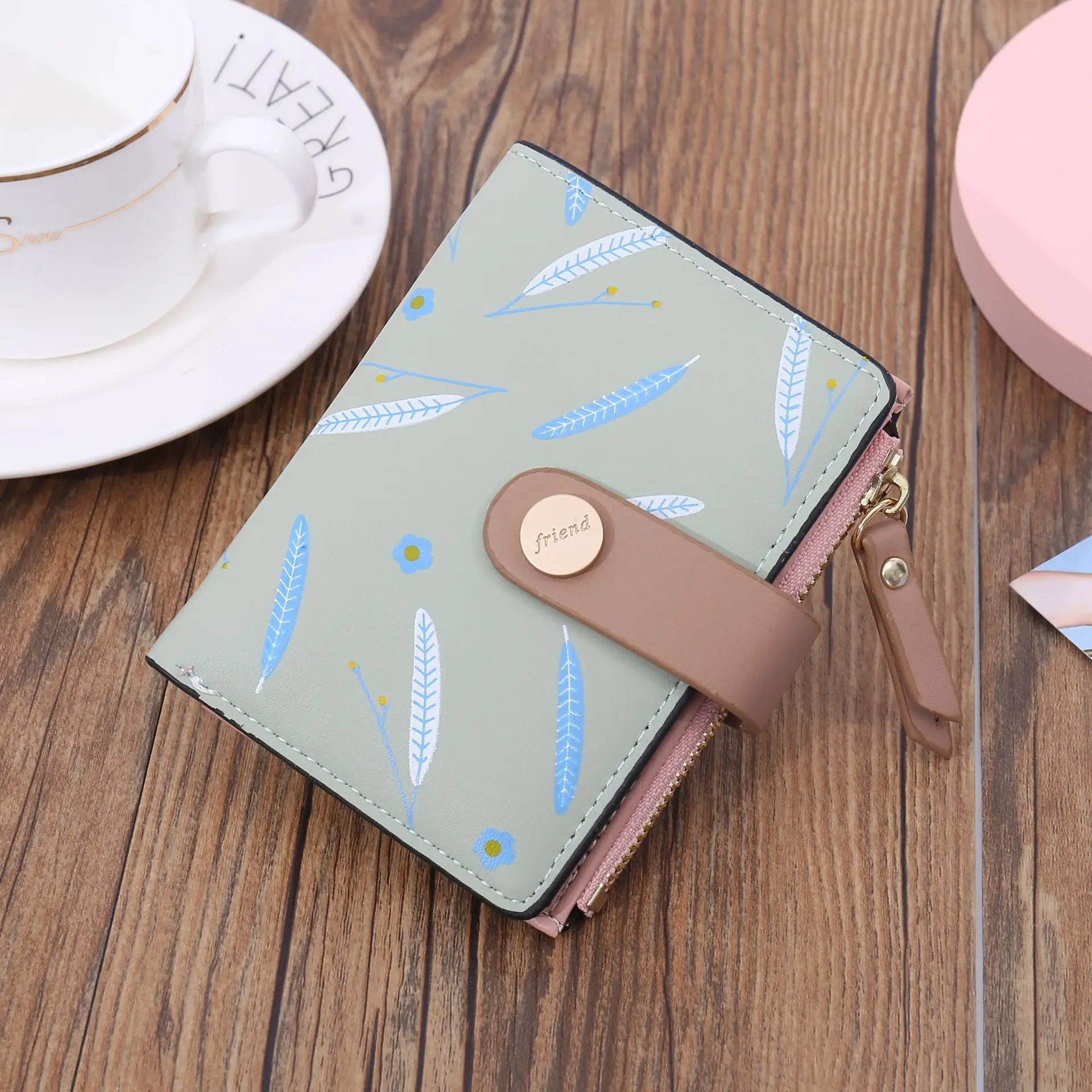 Short Wallet Women Leaf Print Soft PU Leather Ladies Clutch Credit Card Holder Buckle Two-fold Ladies Coin Purse Money Wallets