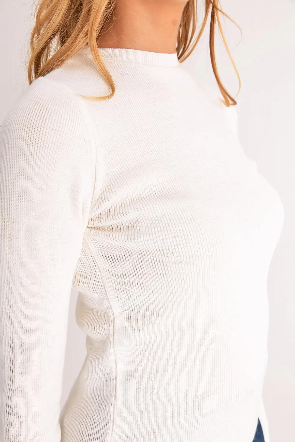 

Neck Knitted Sweater Comfortable Use Sport Stylish