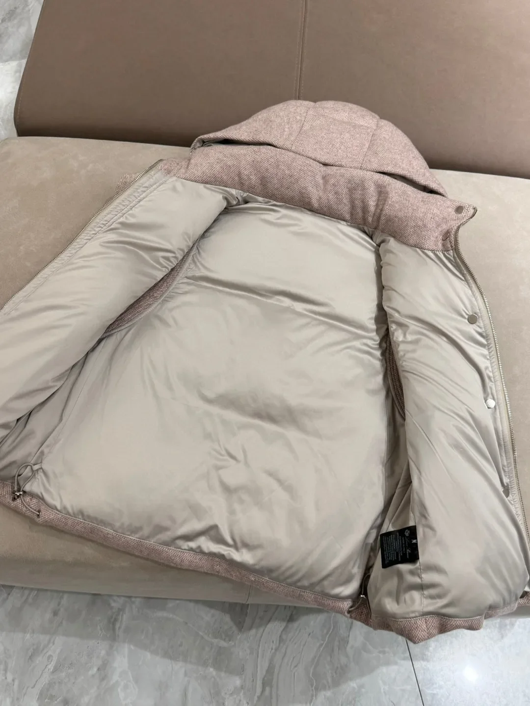 Зимняя женская куртка B * C с кожаной отделкой и капюшоном однобортный