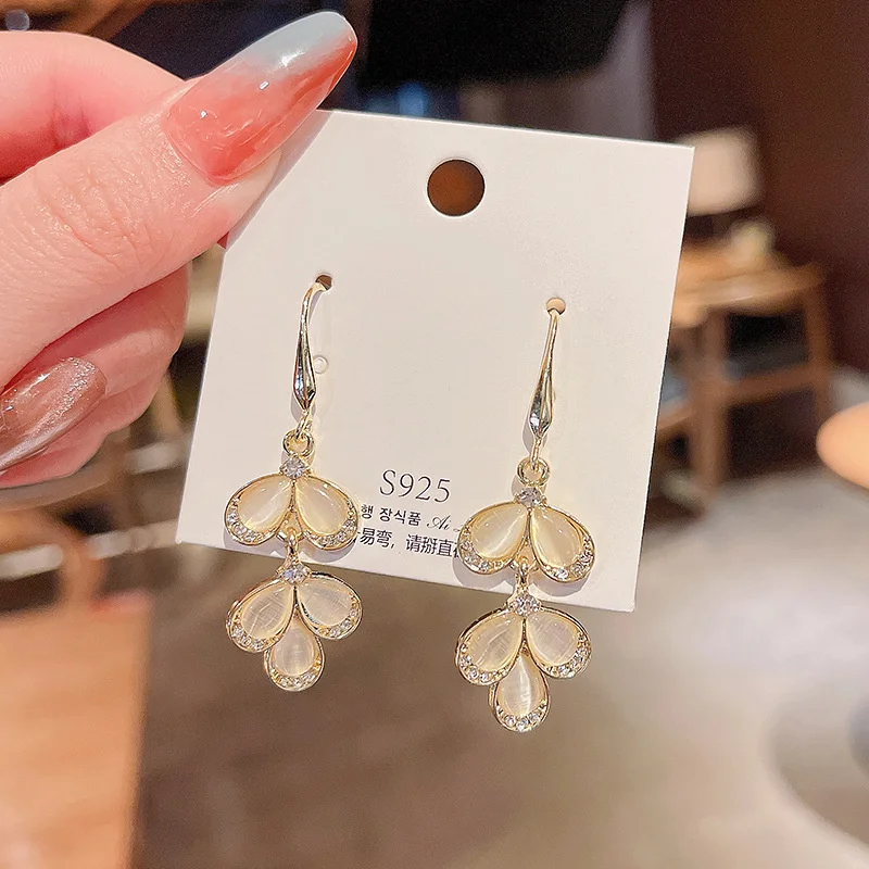

Silver Needle Cat's Eye Stone Wheat Ear Long Tassel Diamond Inlaid 2021 Office at a Loss Earrings for Girls European Party