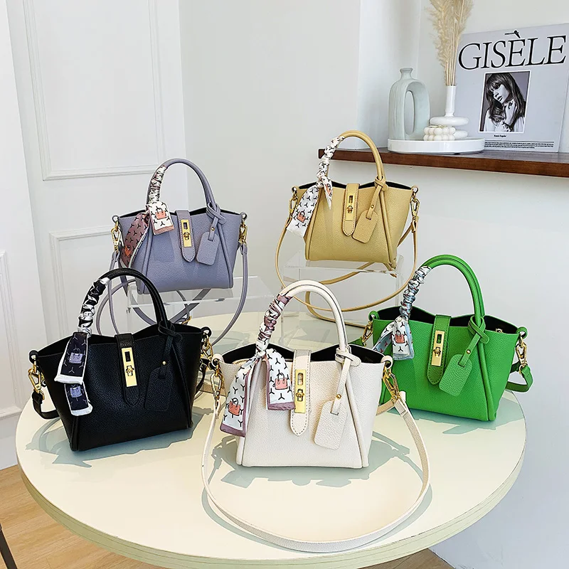 

Сумка женская, с ручками сверху