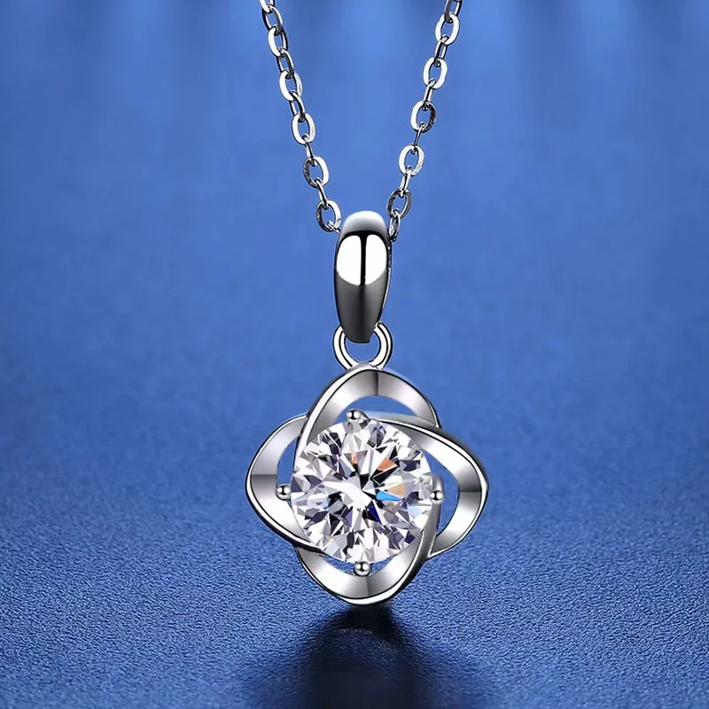 

Trendy S925 Sterling Silver 1ct D Color VVS1 Moissanite Clover Necklace for Women Plated White Gold Gra Diamond Necklaces Gift
