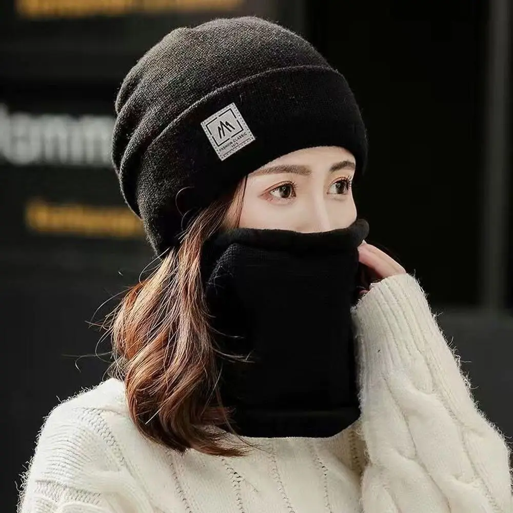 

Fashion Warm Niche Design Knitted Cold-proof Outdoor Sports Winter Cap Women Hat Hat Scarf Set Bomber Hat