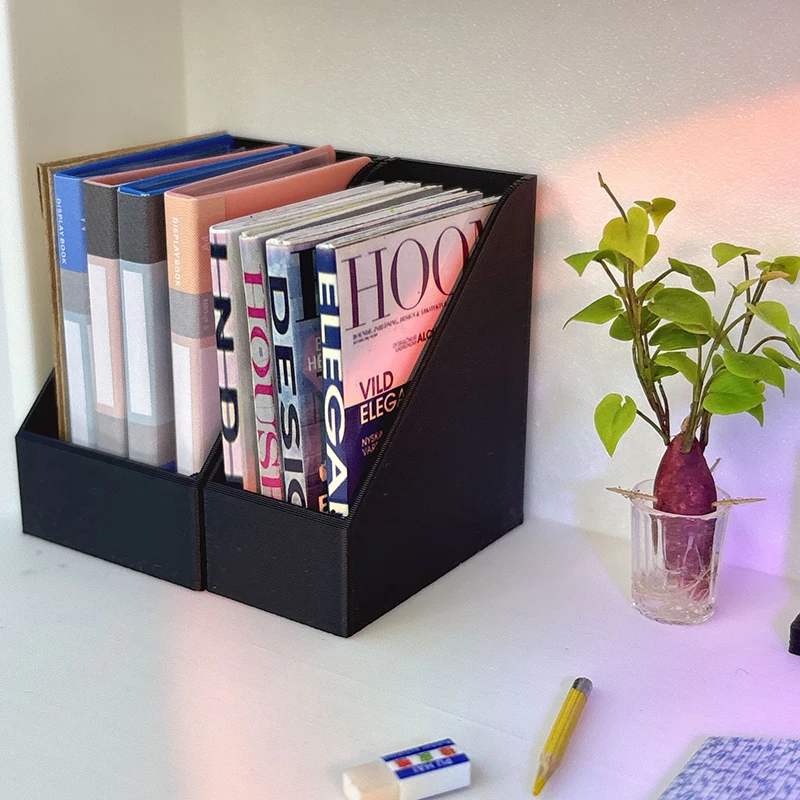 Модель книжной полки для кукольного домика в масштабе 1:6