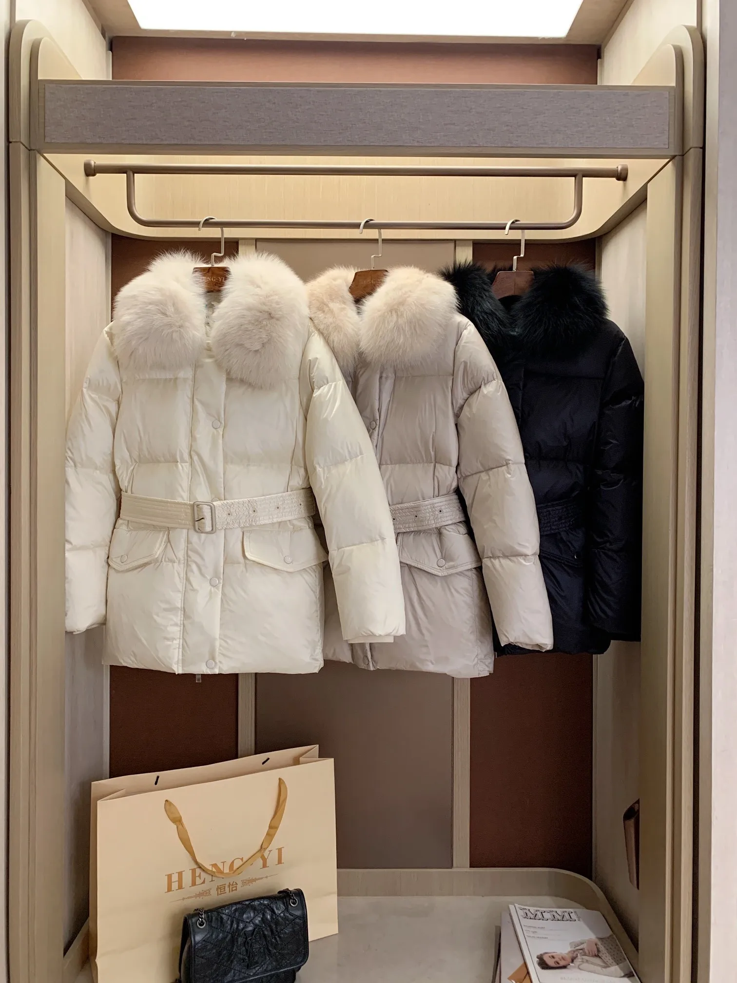 

Down Jacket Women's Winter New Korean Style Fashion Genuine Fur Collar White Duck down Popular Thickened Coat