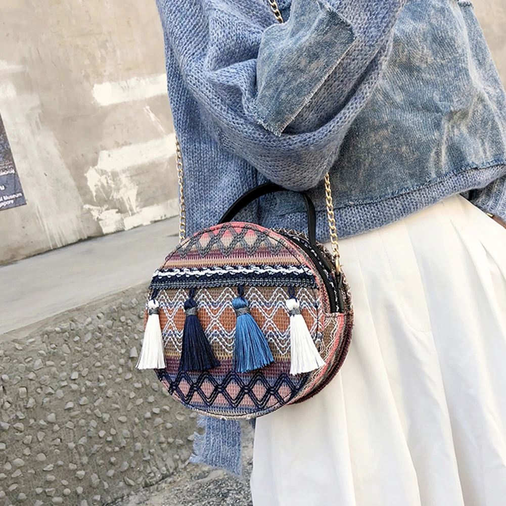 

Новая женская круглая сумка через плечо, винтажная Этническая Женская сумка через плечо с кисточкой и цепочкой, маленький клатч, сумка-месс...