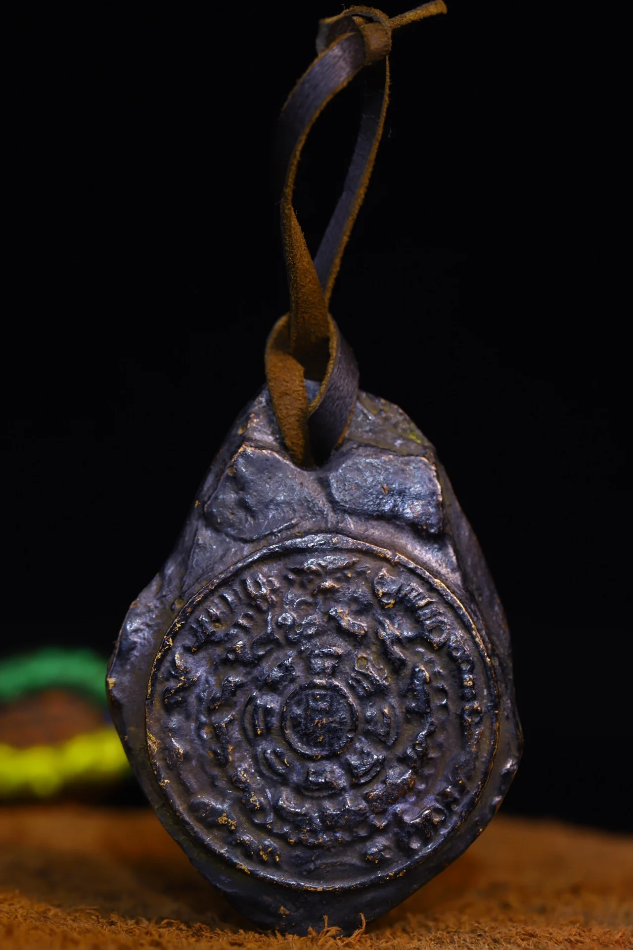 

3"Tibetan Temple Collection Old Bronze Buddha Card Twelve Zodiac Animal Buddha Wheel Pattern Pendant Amulet Dharma Town house