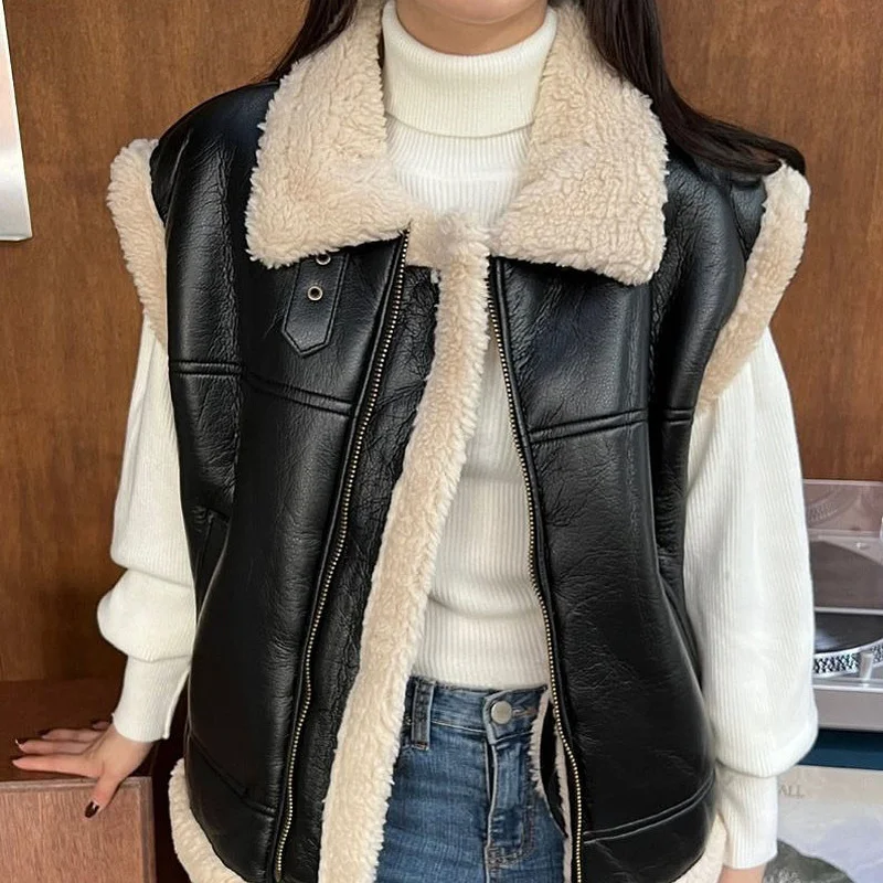 

2022 Autumn Winter Womens Sleeveless Fleece Faux Vest Leather Jacket with Pockets Female Waistcoat Zipper Jacket Warm Outerwear