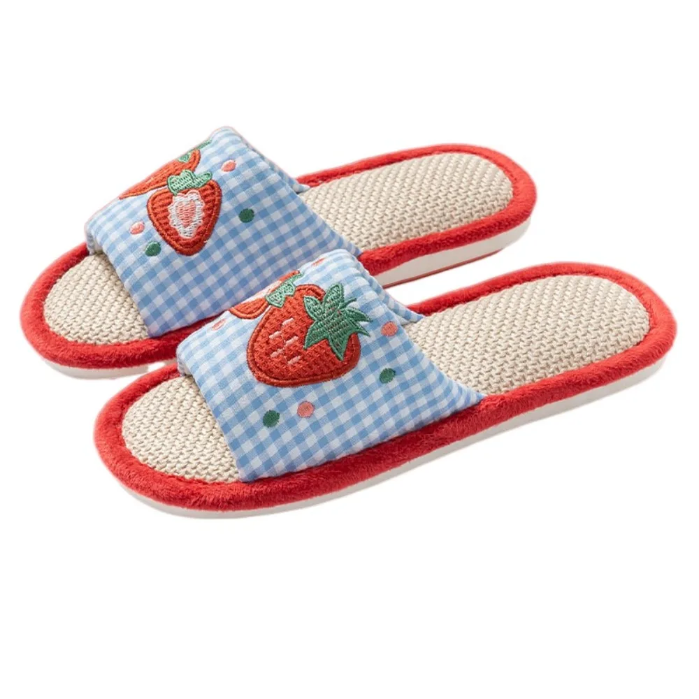 Фото Милые домашние тапочки Kawaii Strawberry House из льна в полоску, нескользящие, для дома, с фруктовым принтом, сладкие тапочки для женщин и девочек №1