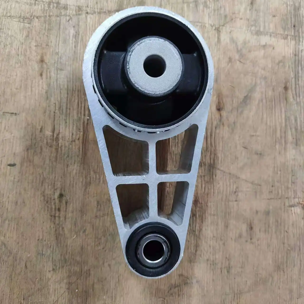 Фото Задняя опора двигателя SAIC MAXUS V80 C00002354 №4