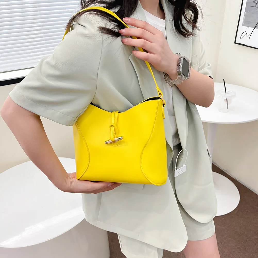 

Solid Color Small Women Handbags Korean Style Designer Ladies Bucket Bag PU Leather Soft Female Shoulder Bag Sets Whole Sale