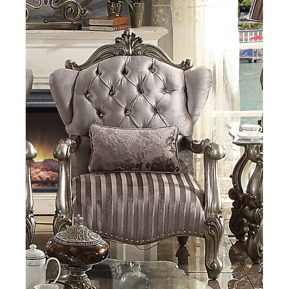 

Chair & 1 Pillow in Velvet & Antique Platinum
