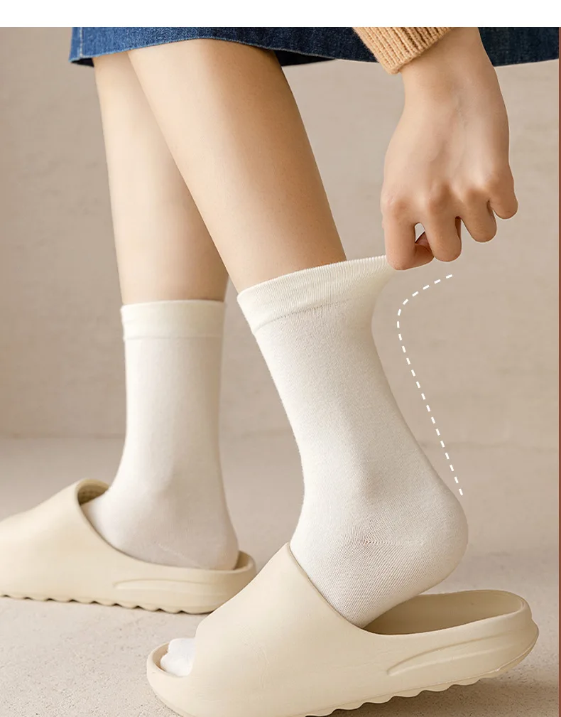 New High-quality Cotton Solid Color Mid Tube Socks for Women Casual Simple Black White Gray Sports Soft Boneless Socks Girls