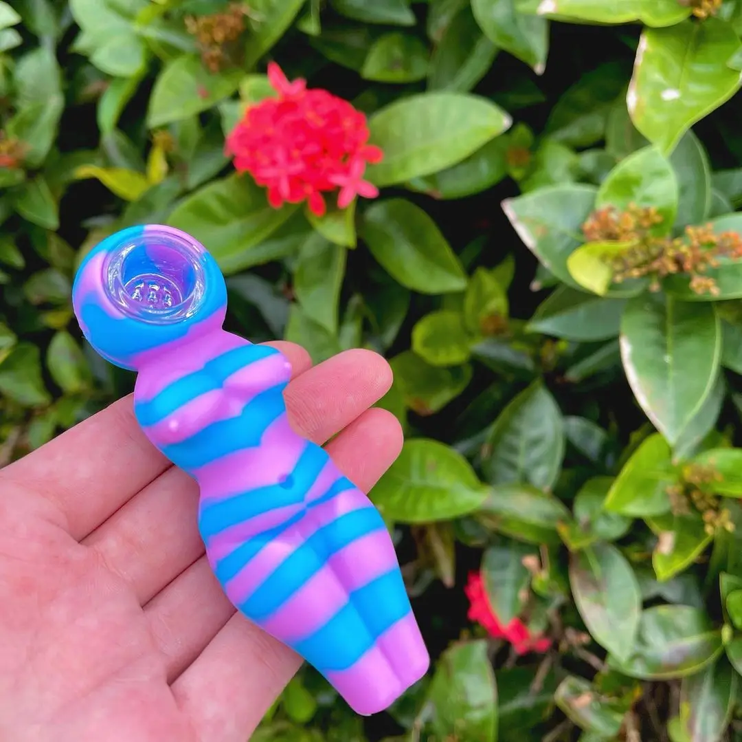 

4 Inch Silicone Beauty Body Smoking Pipe