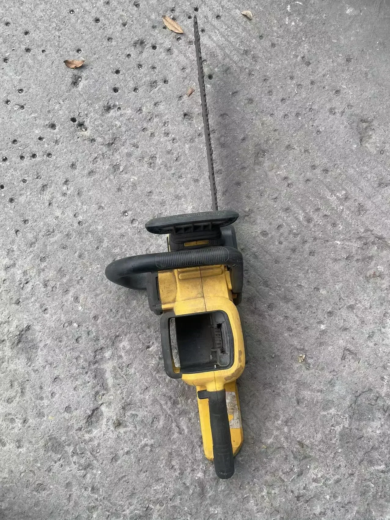 Беспроводная бензопила DeWALT FLEXVOLT DCCS670B 60 В