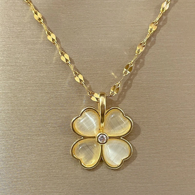 

Pendant Clover Necklaces for women Golden Not Fade Titanium Stainless steel Lips Chain for Girl Jewelry free shipping