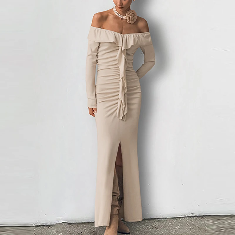 Женское вечернее платье с открытыми плечами и высокой талией