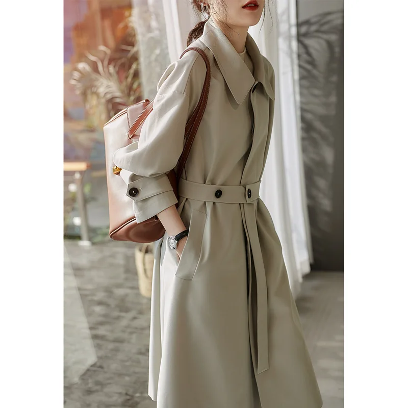 

2023 spring and autumn fashion new women's coat texture twill thin trench coat slim coat long temperament commuter women's wear.