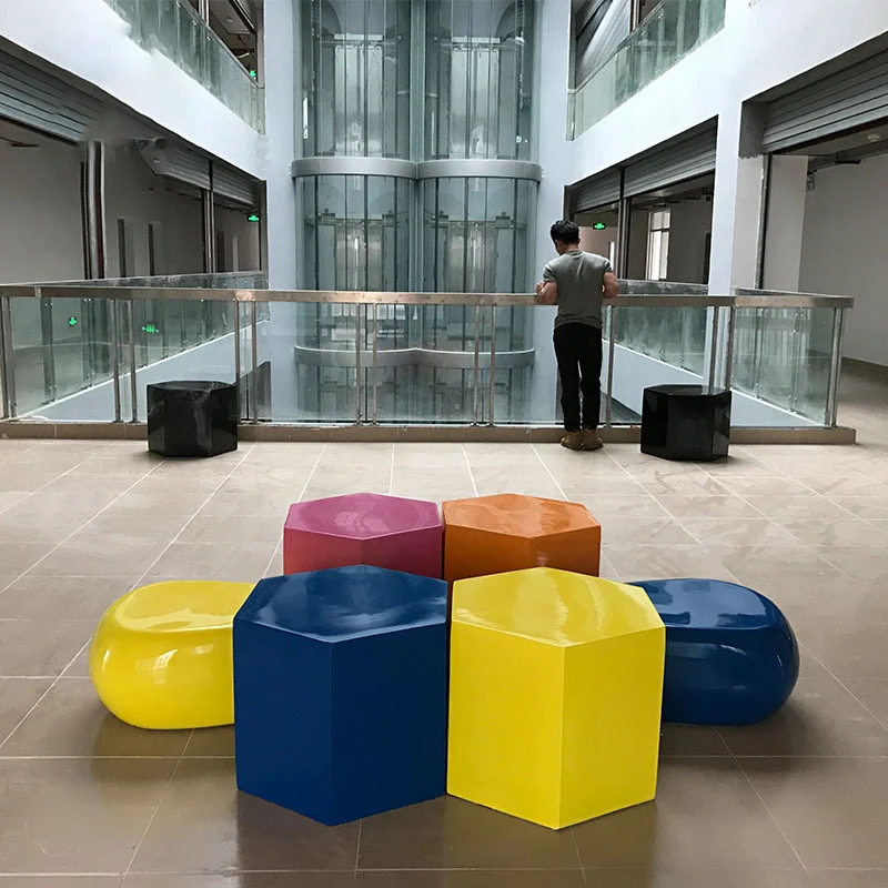 

Стул детский из стекловолокна с радужными облаками для школы и детского сада