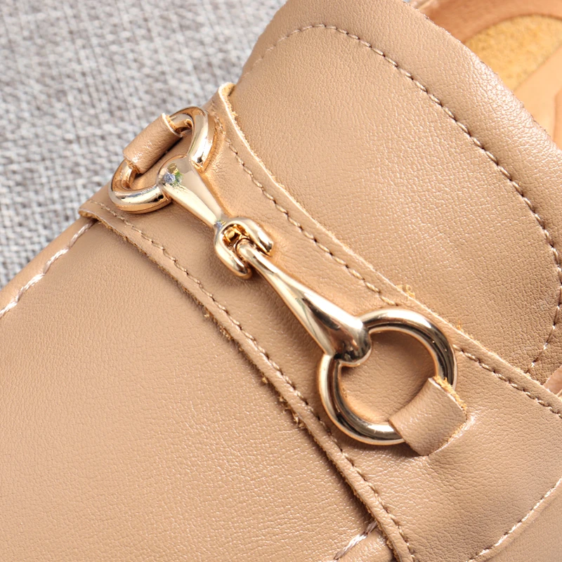 Весенне-летние женские туфли на плоской светильник шве из натуральной кожи |